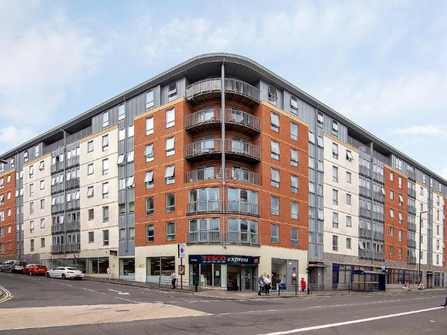 Hall Street, Birmingham B18 2 bed flat to rent £1,050 pcm £242 pw