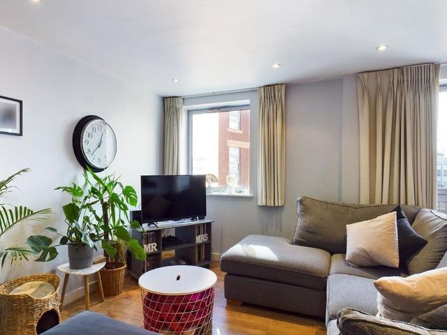 Hall Street, Birmingham B18, 2 bed flat to rent, £1,275 pcm | PrimeLocation