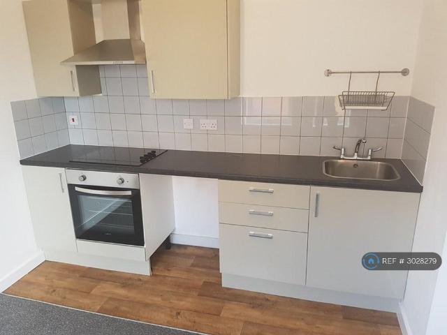 Hall Street, Dudley, DY2 1 bed flat to rent £575 pcm £133 pw
