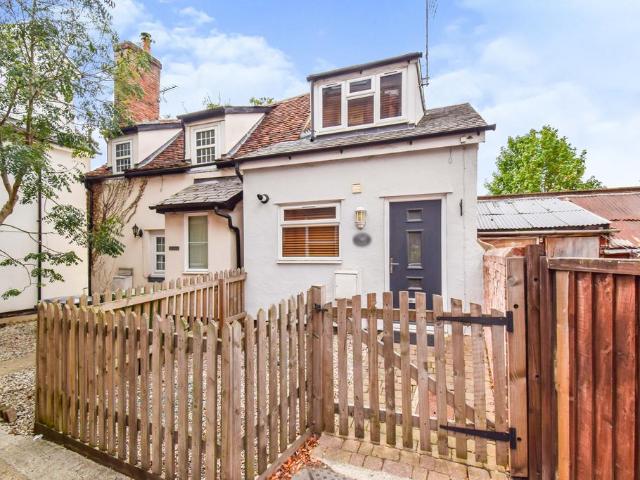 Hall Yard, Trinity Street, Halstead. 1 bed semi detached house to rent £1,025 pcm £237 pw