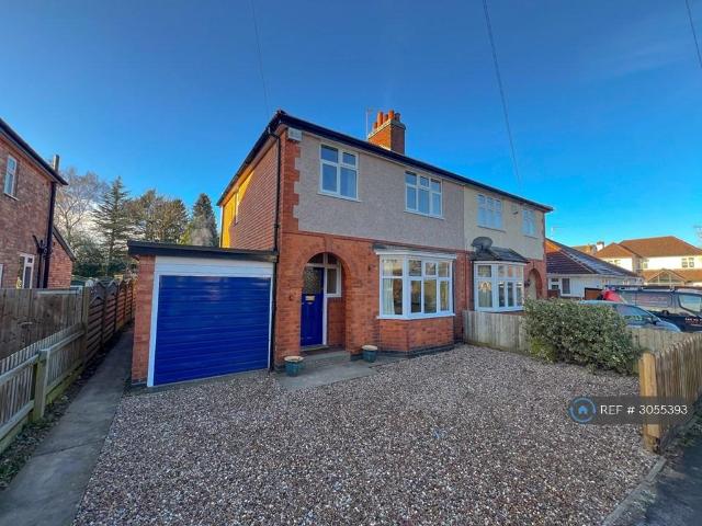 Hallcroft Avenue, Countesthorpe. 3 bed semi detached house to rent £1,400 pcm £323 pw
