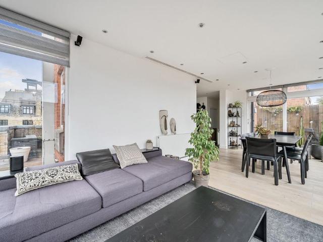 Hallam Court, Mayfair, London, W1W 2 bed flat to rent £5,200 pcm £1,200 pw