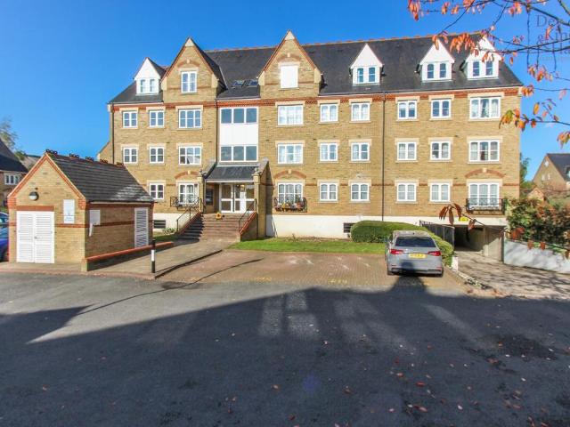 Hallam Close, Hertfordshire WD24 2 bed apartment to rent £1,495 pcm £345 pw