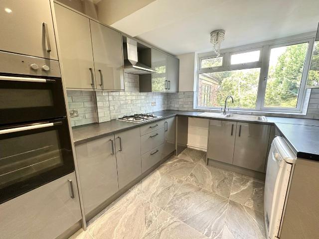 Hallam Grange Rise, Sheffield S10, 5 bed property to rent, £1,900 pcm | PrimeLocation