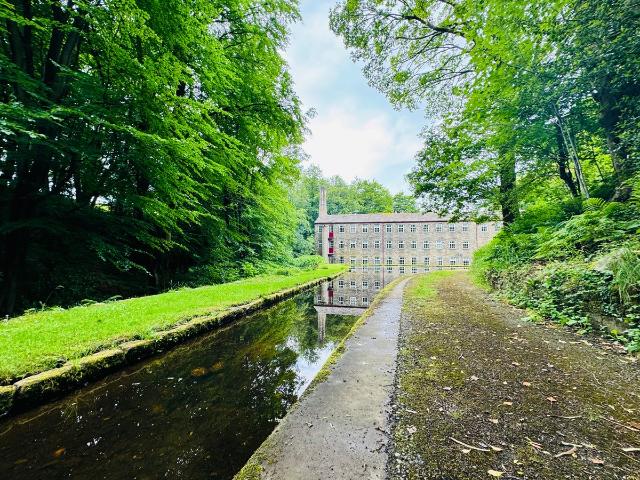 Hallas Bridge, Wilsden Near Bingley BD13, 2 bed flat to rent, £975 pcm | PrimeLocation