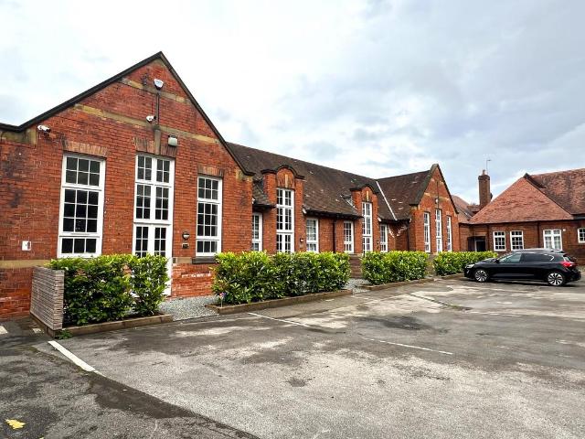 Hallgate, Cottingham HU16 3 bed duplex to rent £895 pcm £207 pw