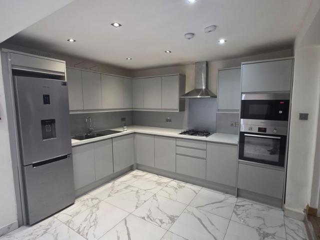 Halley Road, Forest Gate, London 4 bed terraced house to rent £2,900 pcm £669 pw