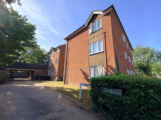 Halleys Way, Houghton Regis, Dunstable, Bedfordshire LU5, 1 bed flat to rent, £1,000 pcm | PrimeLocation