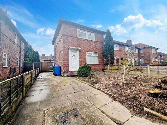 Halliday Road, Manchester, M40 3 bed terraced house to rent £1,295 pcm £299 pw
