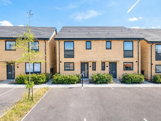 Hallikar Drive, Whitehouse, Milton Keynes MK8, 3 bed property to rent, £1,875 pcm | PrimeLocation