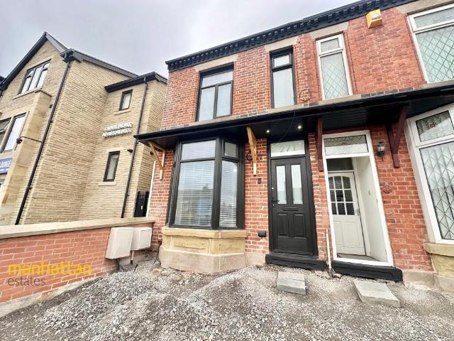 Halliwell Road, Halliwell, Bolton 4 bed end of terrace house to rent £1,600 pcm £369 pw