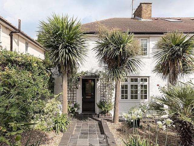 Halliwick Road London N10 3 bed semi detached house to rent £3,895 pcm £899 pw