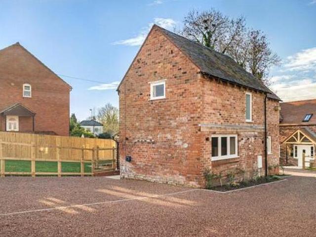 Hallow, Worcester, 2 Bedroom Barn