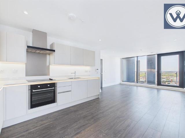 Hallmark Tower, Cheetham Hill Road M4 2 bed apartment to rent £1,450 pcm £335 pw