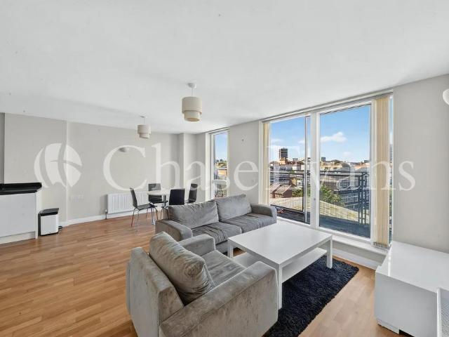 Hallmark Court, Silver Wharf, 6. 2 bed flat to rent £2,253 pcm £520 pw