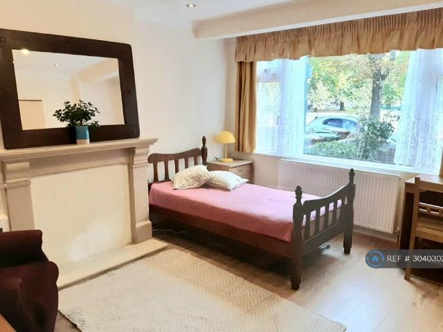 Hallmead Road, Sutton, SM1 1 bed in a house share to rent £900 pcm £208 pw