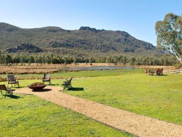 Exceptional Freehold Motel in the Heart of Halls Gap