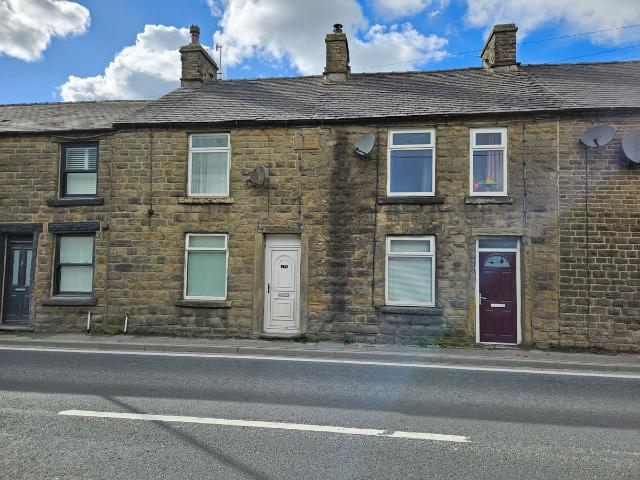 Hallsteads, Dove Holes SK17, 2 bed terraced house to rent, £800 pcm | PrimeLocation