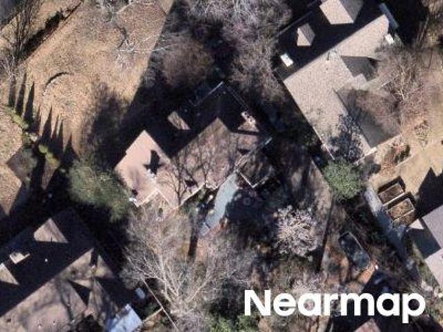 Hallwood Dr
