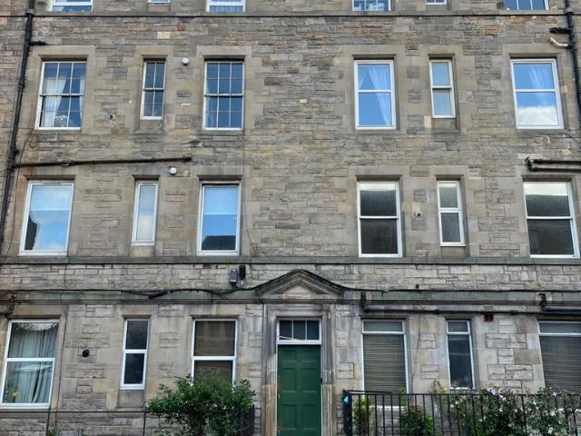 Halmyre Street, Edinburgh. 1 bed flat to rent £995 pcm £230 pw
