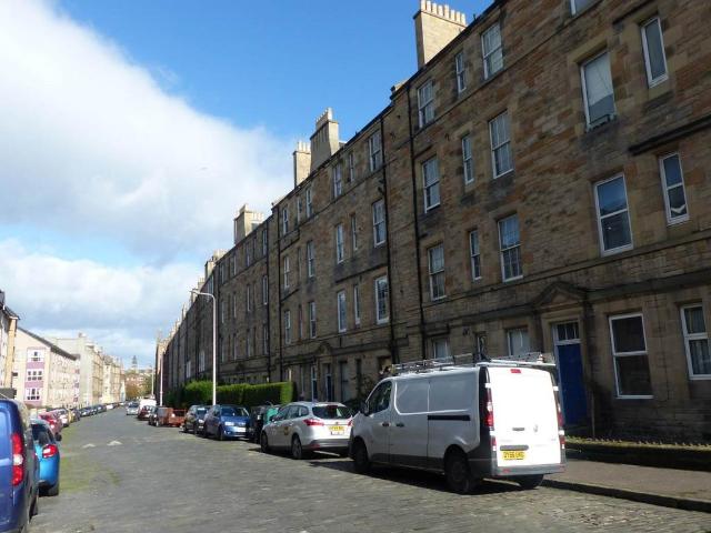 Halmyre Street, Leith, City Centre 1 bed flat to rent £995 pcm £230 pw