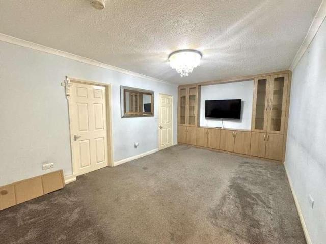 Halsway, Hayes, UB3