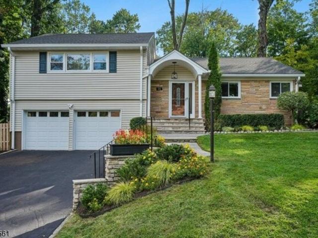 Hart Dr S, South Orange Village Township, Home For Sale