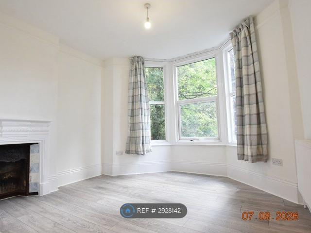 Hart Hill Drive, Luton LU2, 1 bed flat to rent, £925 pcm | PrimeLocation
