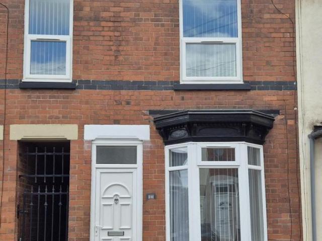 Hart Road, Wolverhampton WV11 3 bed terraced house to rent £995 pcm £230 pw