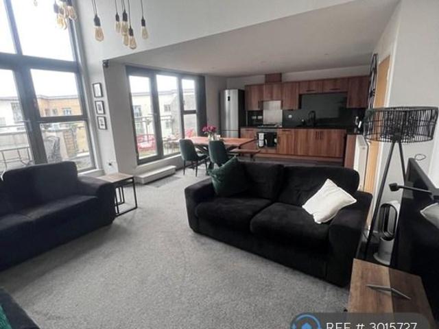 Hart Street, Maidstone, ME16 2 bed penthouse to rent £1,525 pcm £352 pw
