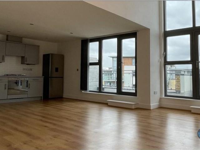 Hart Street, Maidstone, ME16 2 bed penthouse to rent £1,535 pcm £354 pw