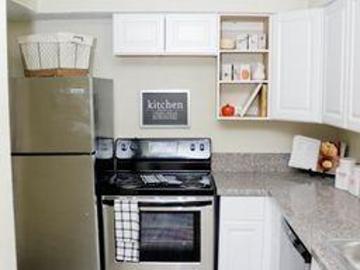 Hartford @ 10th 2 Bedroom Apartment for Rent at 7402 Nw 10th St, Oklahoma City, OK 73127 Greenvale