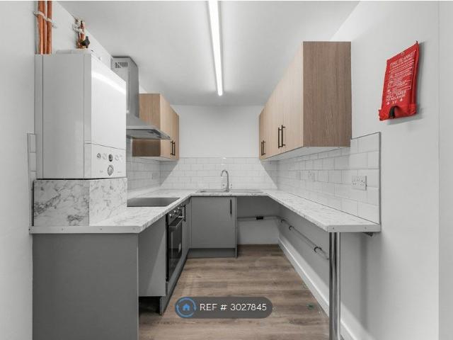 Hartford End, Basildon SS13, 5 bed terraced house to rent, £2,999 pcm | PrimeLocation