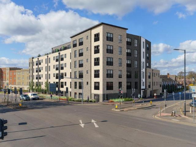 Hartford Point, 426 430 Bath Road. 1 bed apartment to rent £1,375 pcm £317 pw