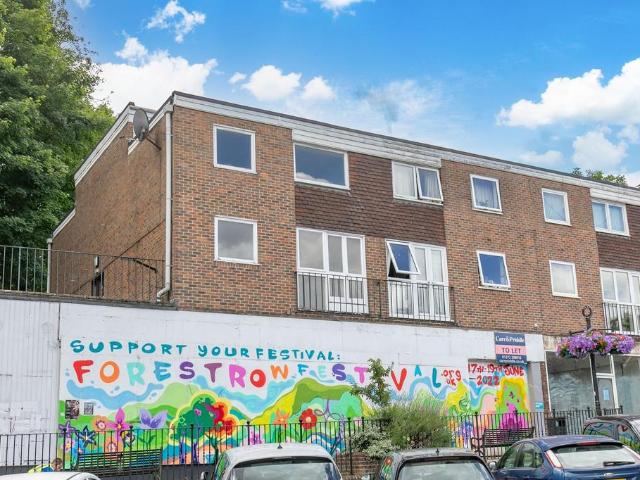 Hartfield Road, Forest Row RH18 3 bed flat to rent £1,600 pcm £369 pw