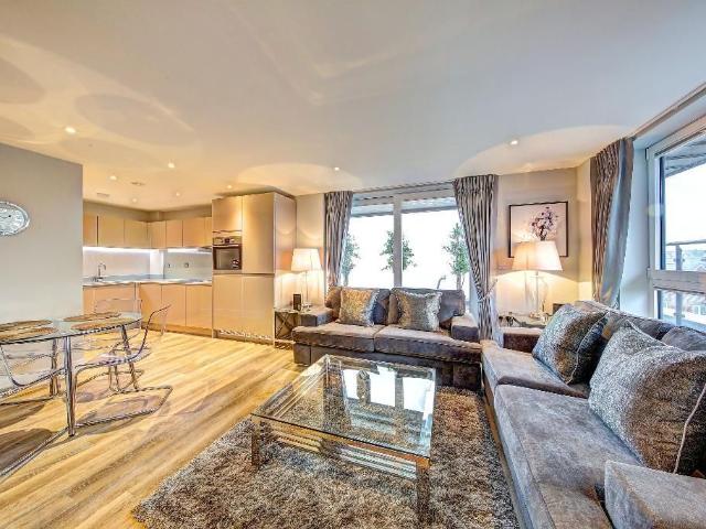 Hartfield Road, London SW19, 2 bed flat to rent, £3,200 pcm | PrimeLocation