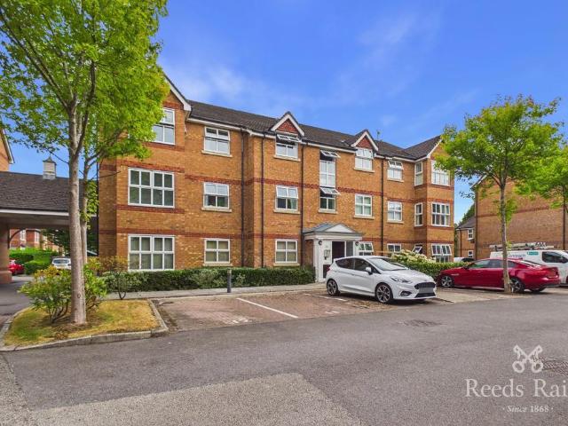 Harthill Close, Cheshire CW9 2 bed apartment to rent £875 pcm £202 pw