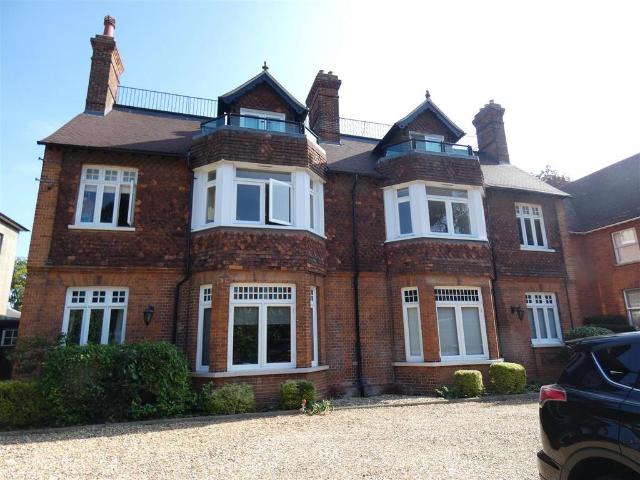 Hartingdon House, Cambridge CB2 2 bed apartment to rent £1,850 pcm £427 pw