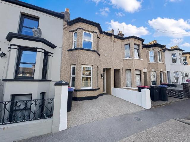 Hartington Road, Southend on Sea, SS1 1 bed in a house share to rent £750 pcm £173 pw