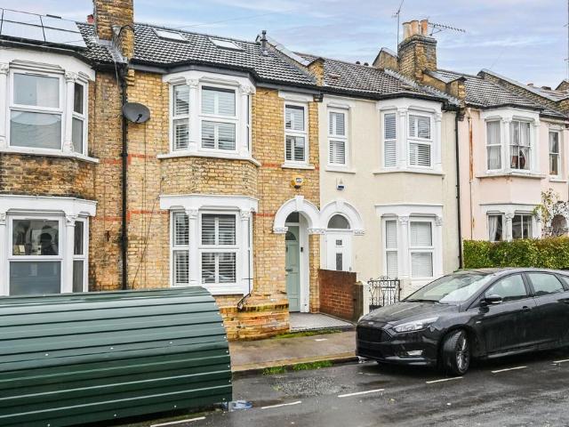 Hartington Road, Walthamstow. 4 bed terraced house to rent £3,650 pcm £842 pw