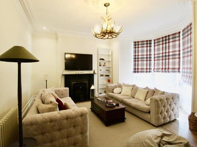 Hartington Road, Upper flat, AB10