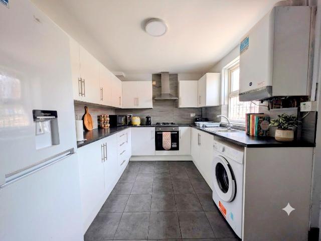 Hartington Street, Manchester M14, 3 bed property to rent, £1,550 pcm | PrimeLocation