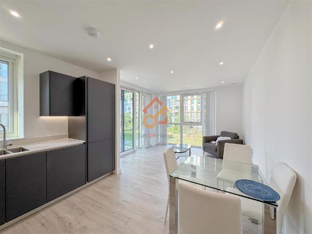 Hartingtons Court, Coster Avenue. 2 bed flat to rent £3,423 pcm £790 pw