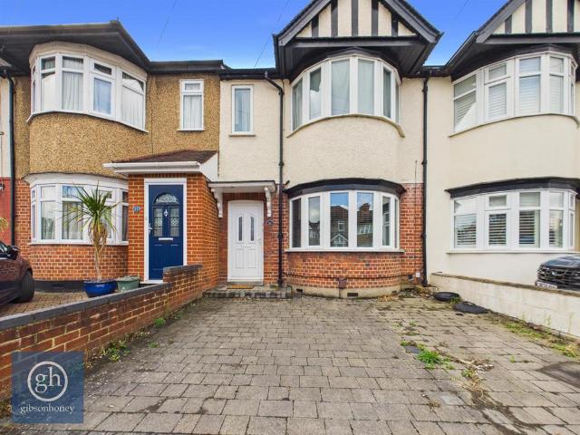 Hartland Drive, Ruislip HA4 1 bed maisonette to rent £1,400 pcm £323 pw