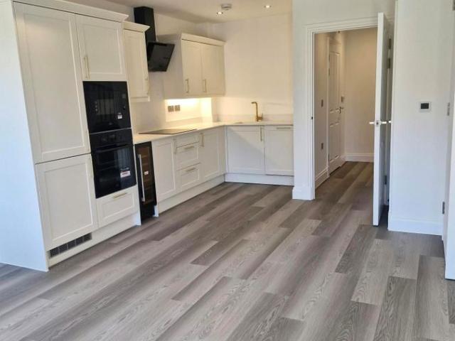 Hartley Old Road, Purley CR8, 5 bed property to rent, £3,000 pcm | PrimeLocation