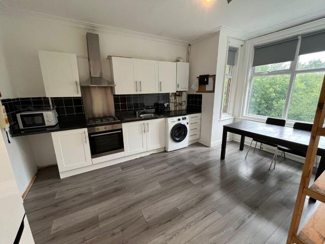 Hartley Avenue, Woodhouse, Leeds, West Yorkshire LS6, 4 bed semi detached house to rent, £2,652 pcm | PrimeLocation