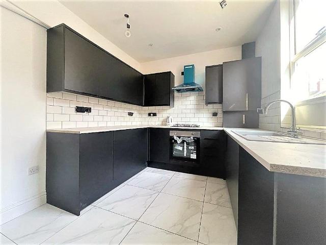 Hartley Grove, Leeds 4 bed terraced house to rent £2,100 pcm £485 pw