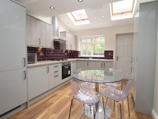 Hartley Grove, Woodhouse, Leeds, West Yorkshire LS6, 4 bed terraced house to rent, £620 pcm | PrimeLocation