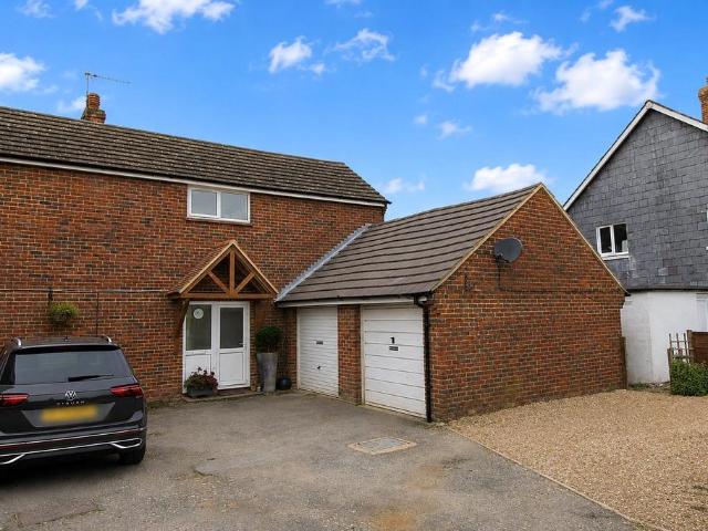 Hartley Park Farm, Selborne Road. 3 bed semi detached house to rent £1,600 pcm £369 pw