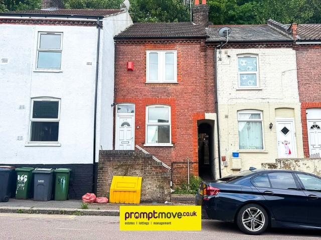 Hartley Road, Luton LU2, 3 bed property to rent, £1,500 pcm | PrimeLocation